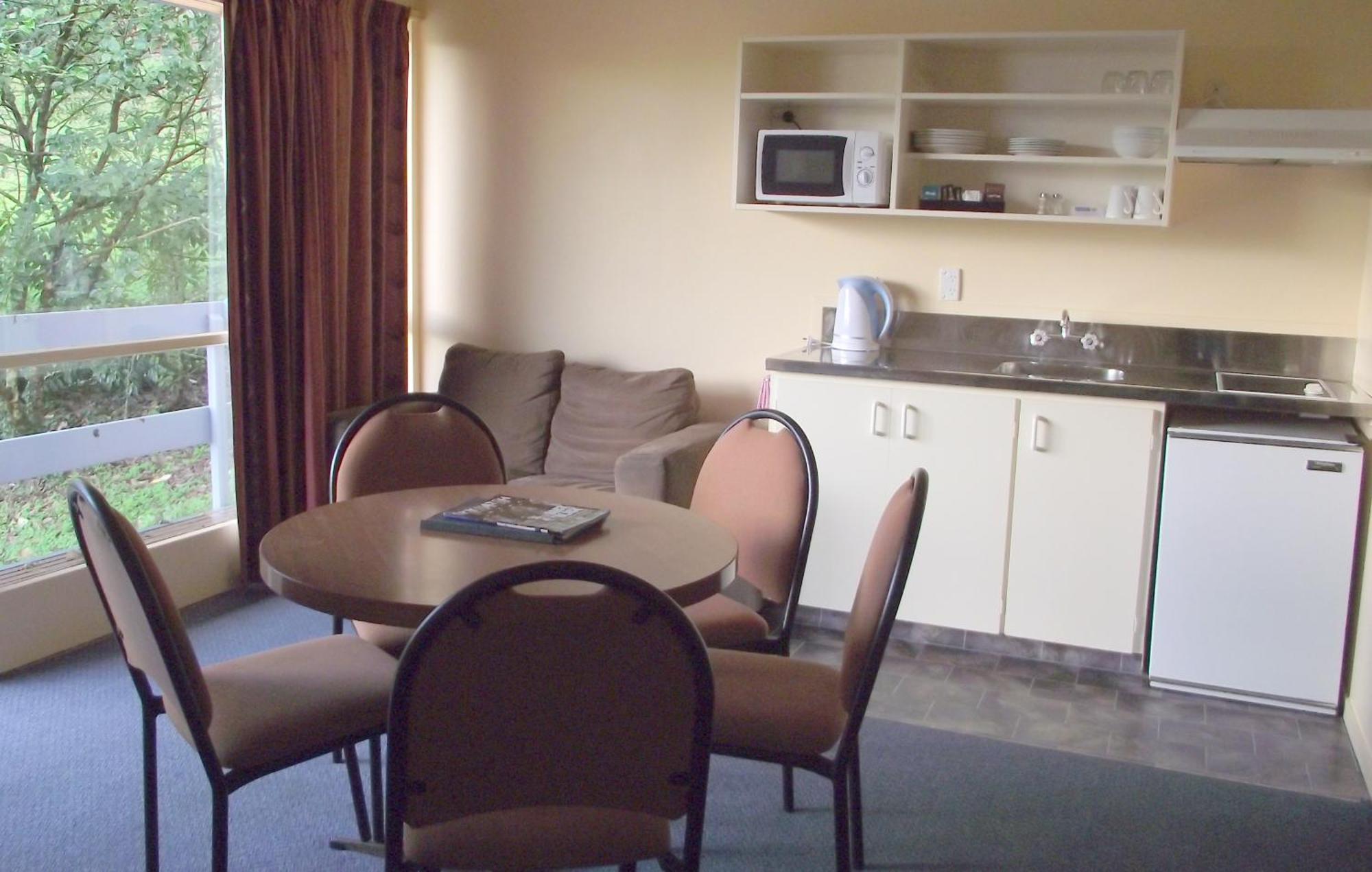 Caves Motor Inn Te Kuiti Buitenkant foto