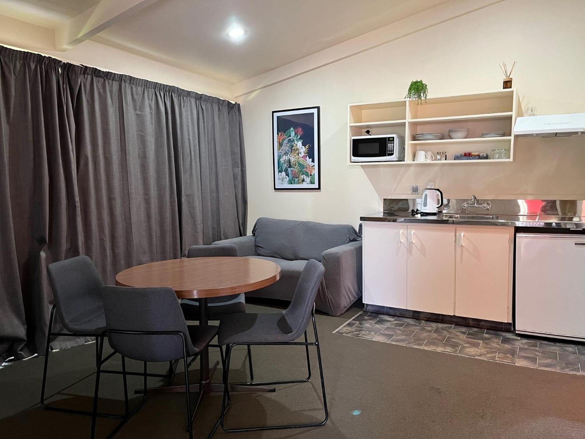 Caves Motor Inn Te Kuiti Buitenkant foto