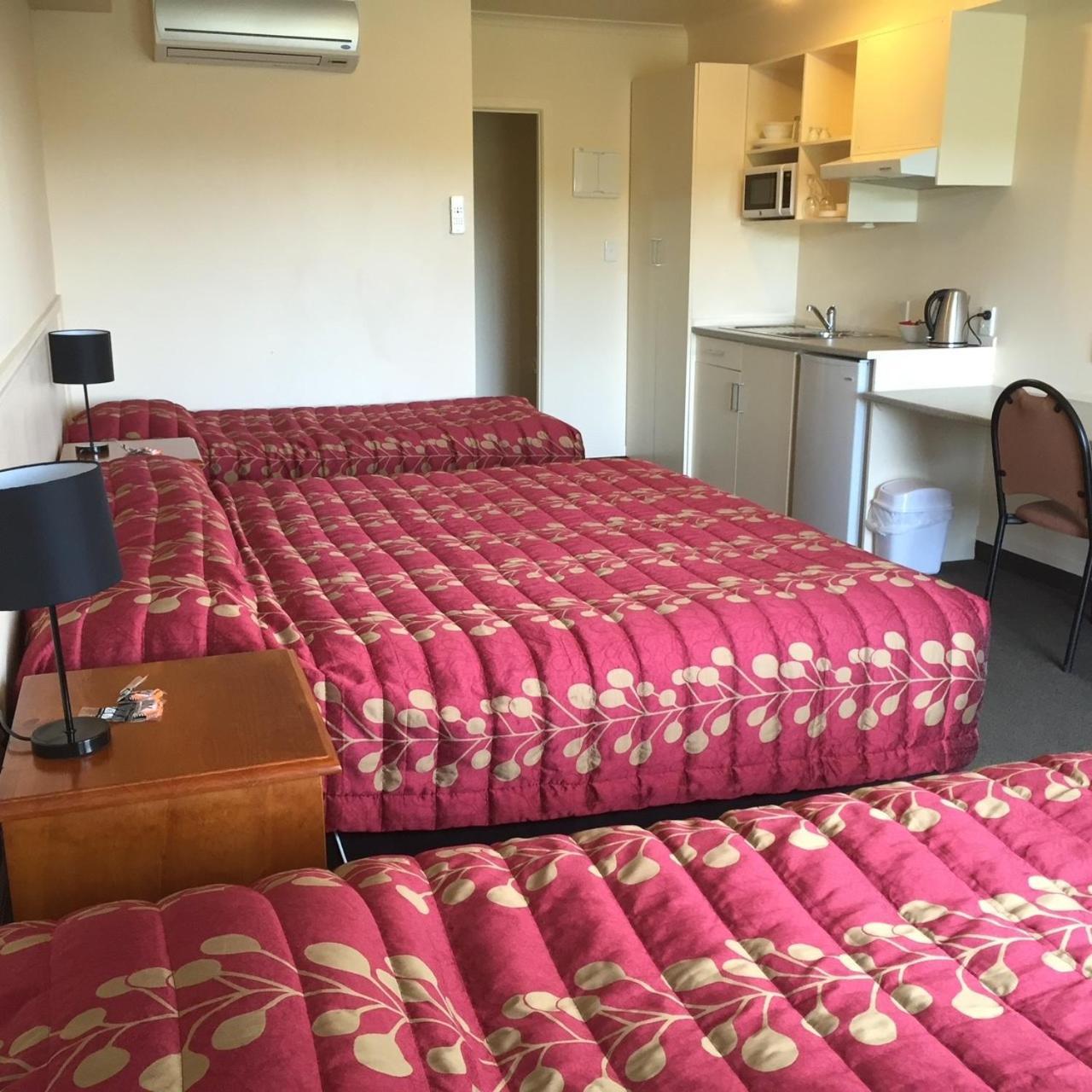 Caves Motor Inn Te Kuiti Buitenkant foto